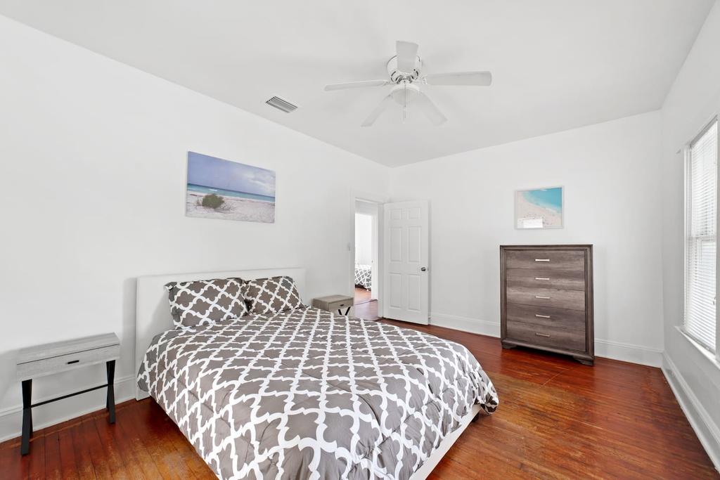 Historic Lake Worth Escape - Entire Home - thumb 2