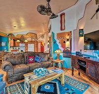 House on 1/2 Acre  30 Min to Taos Ski Valley! - Accommodation Indiana