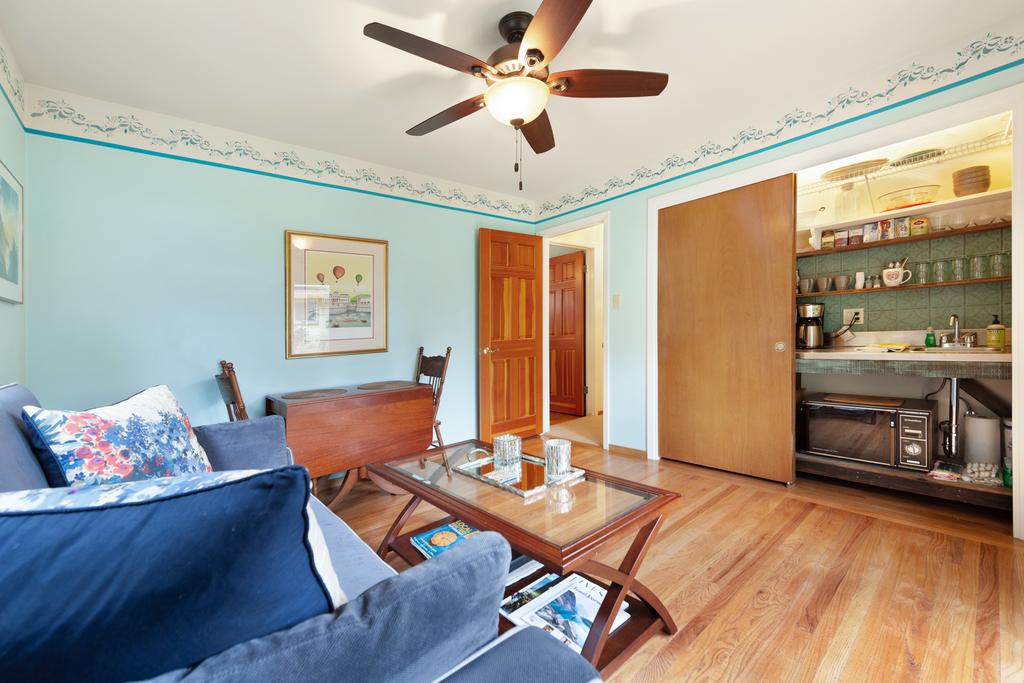 Hummingbird Garden Retreat - thumb 0