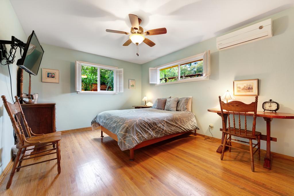 Hummingbird Garden Retreat - thumb 1