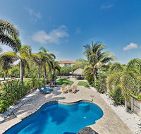 Immaculate Canal Home w/ Pool Dock  Game Lounge home - Accommodation Indiana
