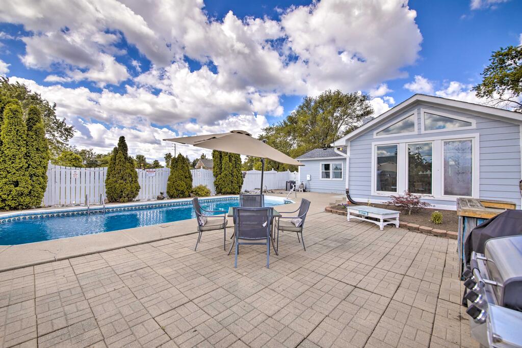 Indianapolis Home With Private Pool - 13 Mi To Dtwn - thumb 0