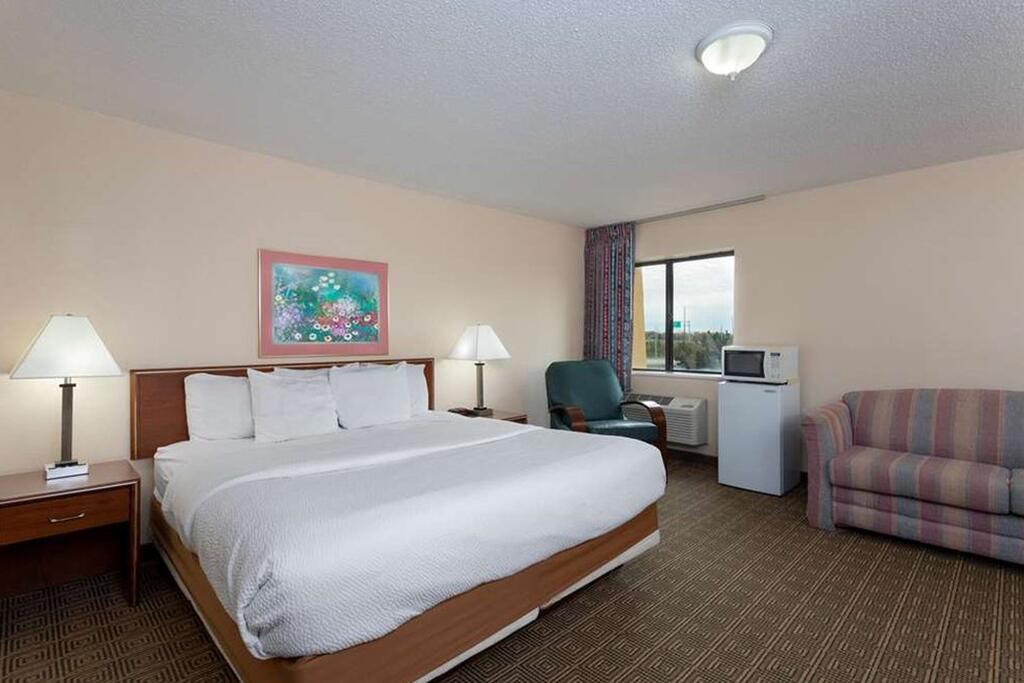 La Quinta Inn By Wyndham Indianapolis East-Post Drive - thumb 1