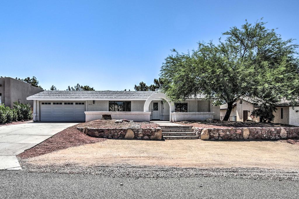 Lake Havasu Family-Friendly Getaway With Deck & Pool - thumb 1