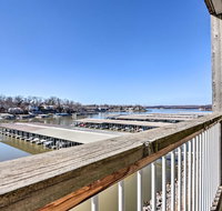 Lake of the Ozarks Condo - Balcony and Community Pool - Accommodation Indiana