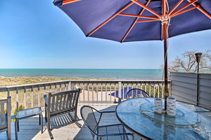 Lakefront Family Retreat With Grill - Steps To Beach!