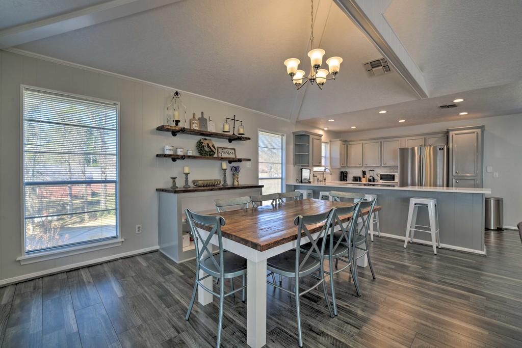 Lakefront Livingston Home With Boat House & Kayaks! - thumb 2