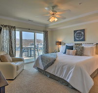 Lakefront Osage Beach Condo with Pool and Water Views! - Accommodation Indiana