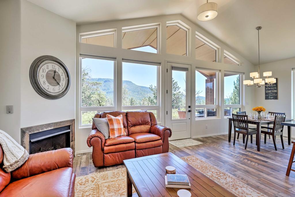 Lavish Pine Cabin With Wraparound Deck & Mtn Views! - thumb 3