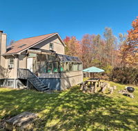 Long Pond Cottage with Indoor Hot Tub  Resort Access - Accommodation Indiana