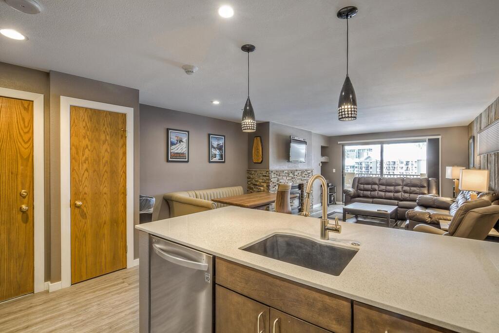 Luxe Condo - Walk To Gondola - Sleeps 7! - thumb 3