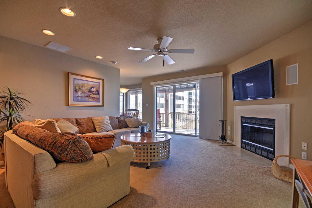 Luxe Lakeside Regatta Bay Getaway With Pool Access! - thumb 3