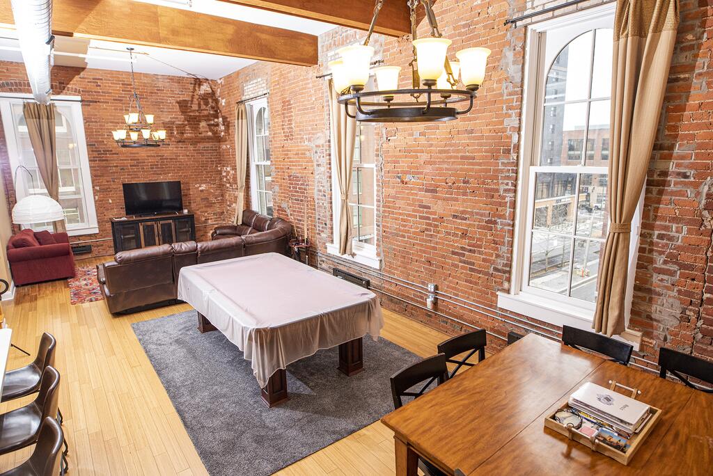 Luxurious Downtown Condo By Georgia Street - thumb 0