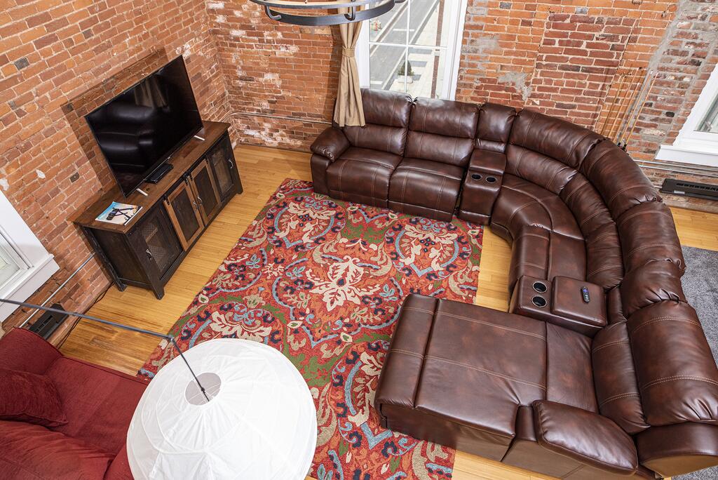 Luxurious Downtown Condo By Georgia Street - thumb 1
