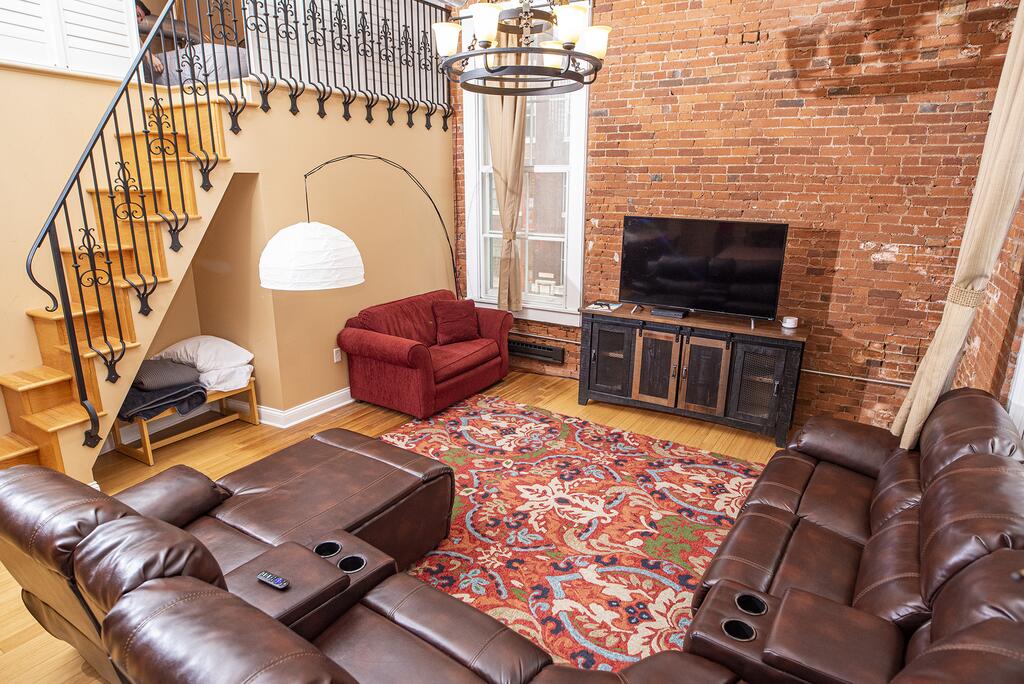 Luxurious Downtown Condo By Georgia Street - thumb 2