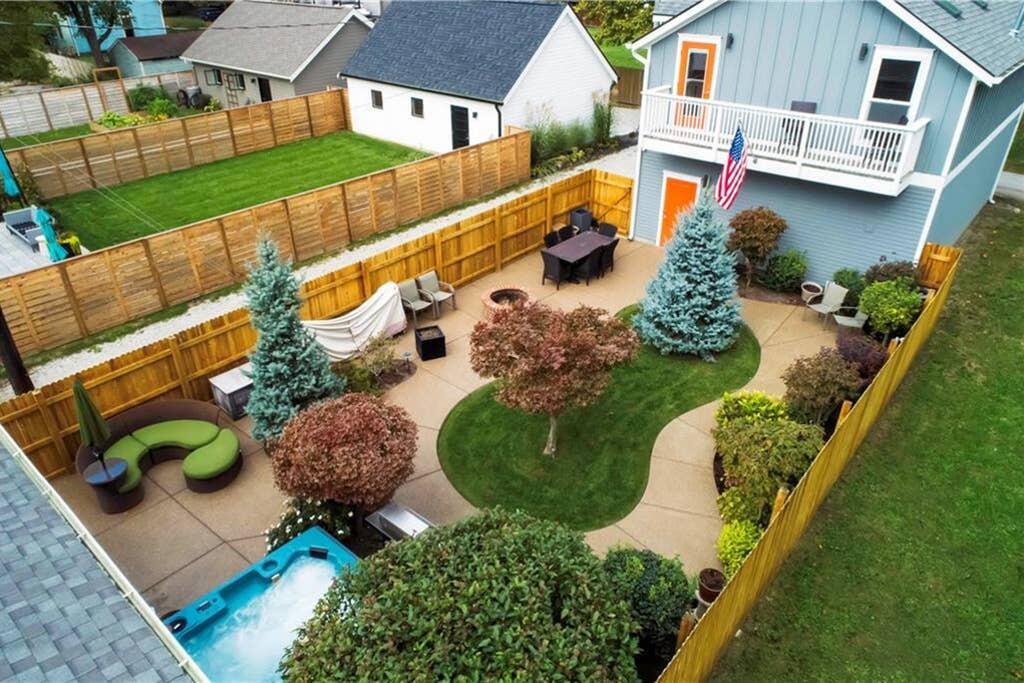 Luxury Home In Quaint Downtown Neighborhood - thumb 1