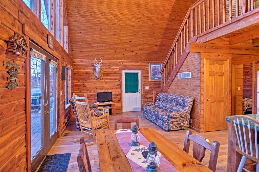 Magnet Cabin With Hot Tub - Steps To Ohio River! - thumb 3