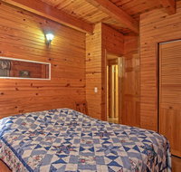 Magnet Cabin with Hot Tub - Steps to Ohio River! - Accommodation Indiana