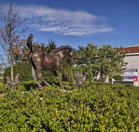 Main St Apartment with Deck and Views Walk to Water - Accommodation Indiana