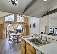 Margaritaville Group Getaway 1 Mi to Resort & Golf - Accommodation Indiana