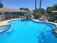 Mid-Century-Mod Luxe Oasis w/ Pool-7 Mins to Strip Accommodation Indiana