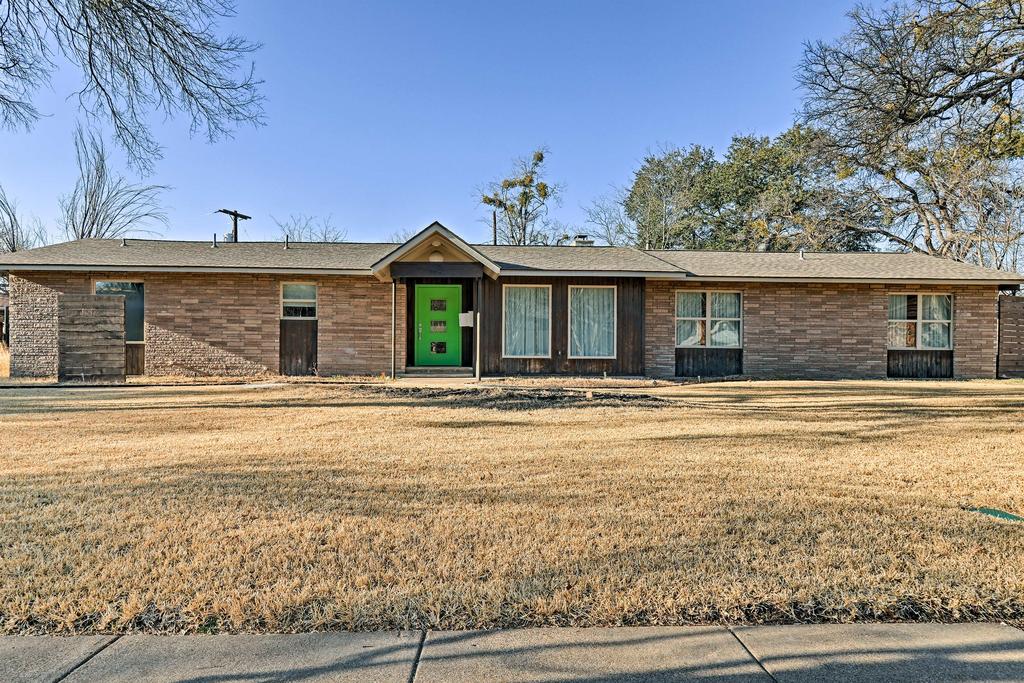 Modern Family-Friendly Dallas House Near Downtown! - thumb 1