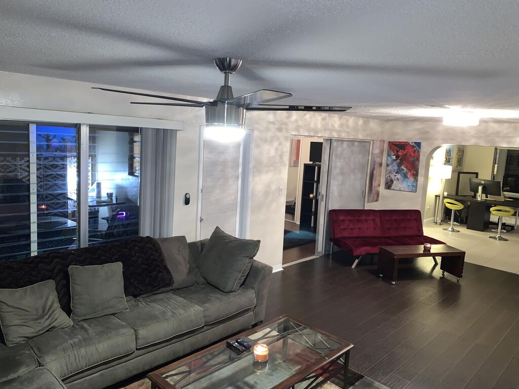 Modern Home On The Water With Private Pool - thumb 2