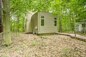 Modern Michigan City Cabin About 5 Miles To Beach!