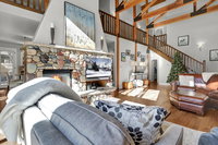 New Listing Dazzling Custom Home Near Skiing home Accommodation Indiana