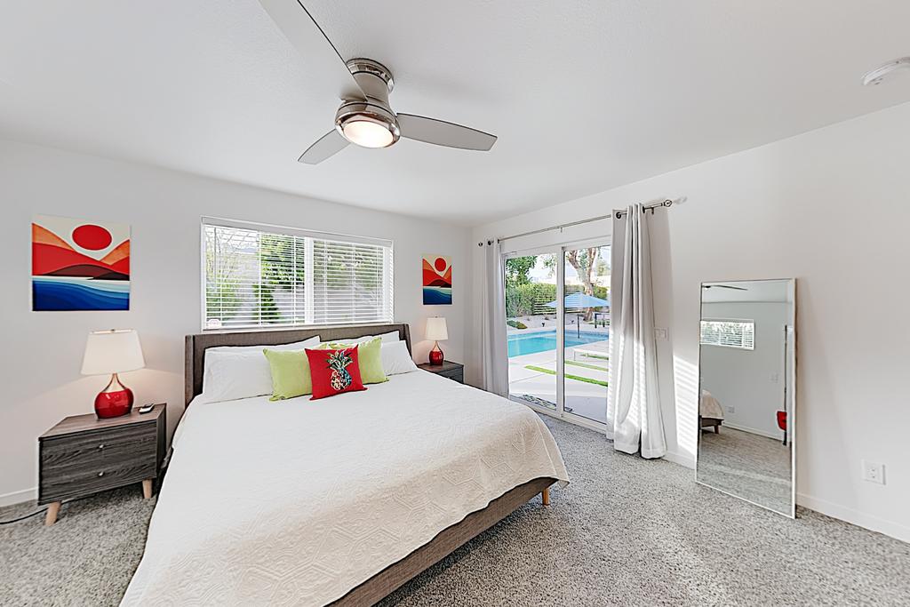 New Listing! Racquet Club East Gem W/ Pool & Spa Home - thumb 1