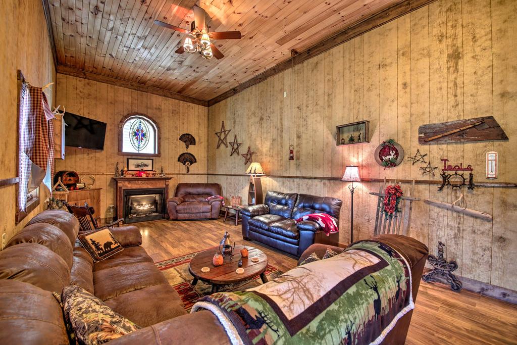 NEW! 'The Bovard Lodge' Rustic Cabin Near Ohio River - thumb 1