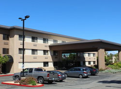 Oxford Suites Redding