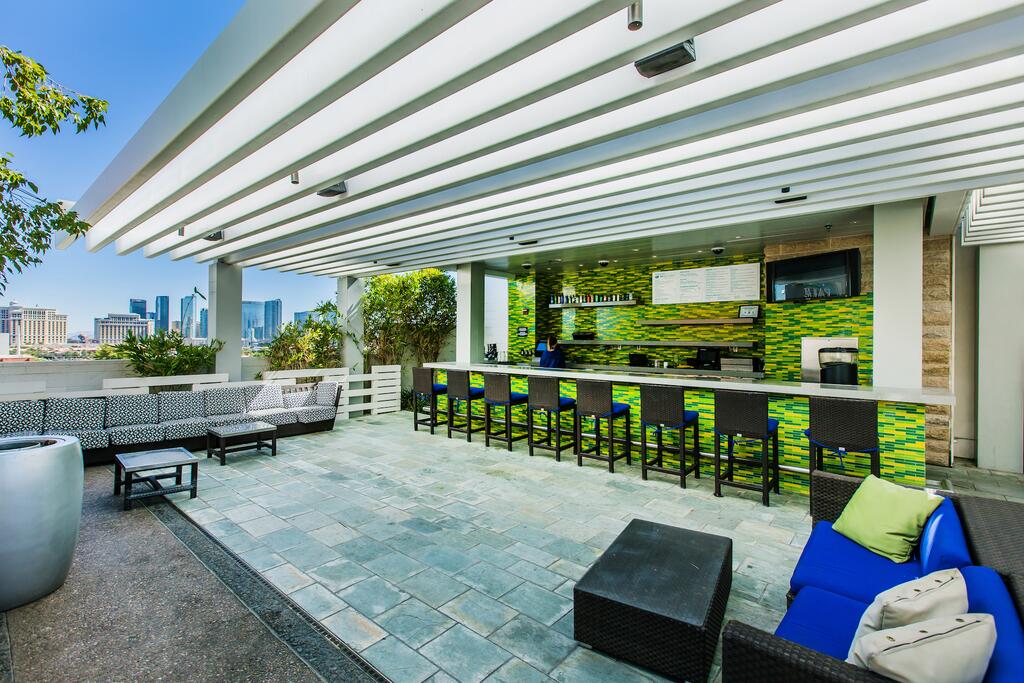 PALMS STUDIO * NO RESORT FEES * FREE VALET - thumb 0
