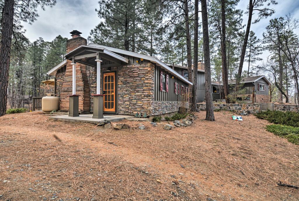 Peaceful Tiny House On 1.25 Acres W/ Fire Pit! - thumb 2