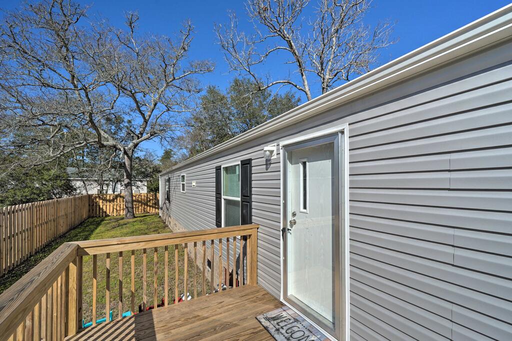 Pet-Friendly Getaway  Mi To Oak Island Beach - thumb 2