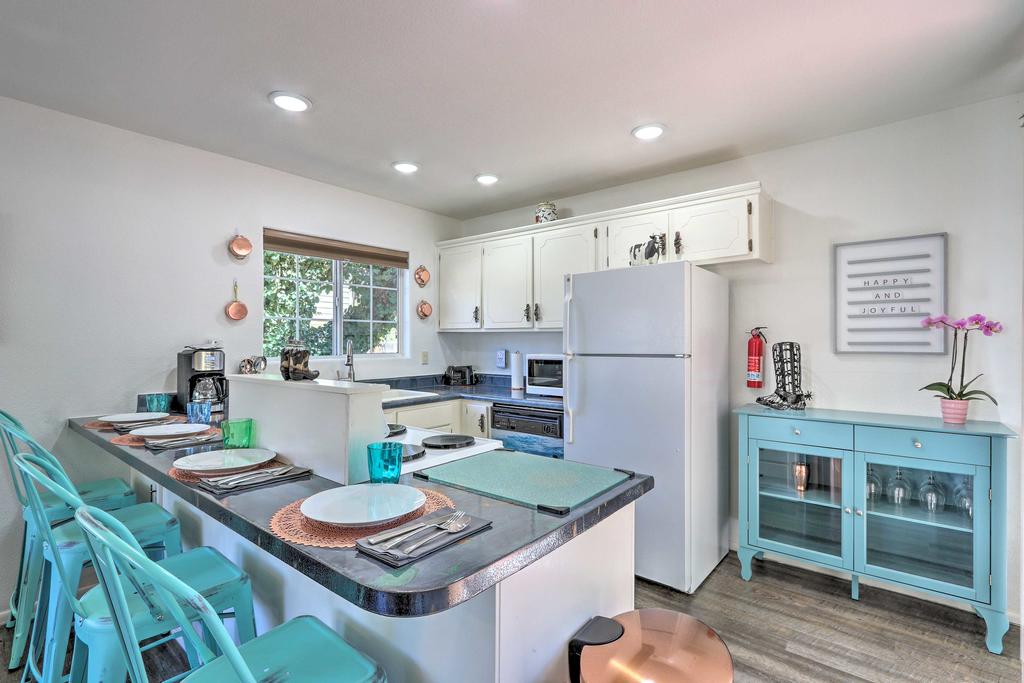 Prescott Cottage With Furnished Deck, Patio, And BBQ! - thumb 2