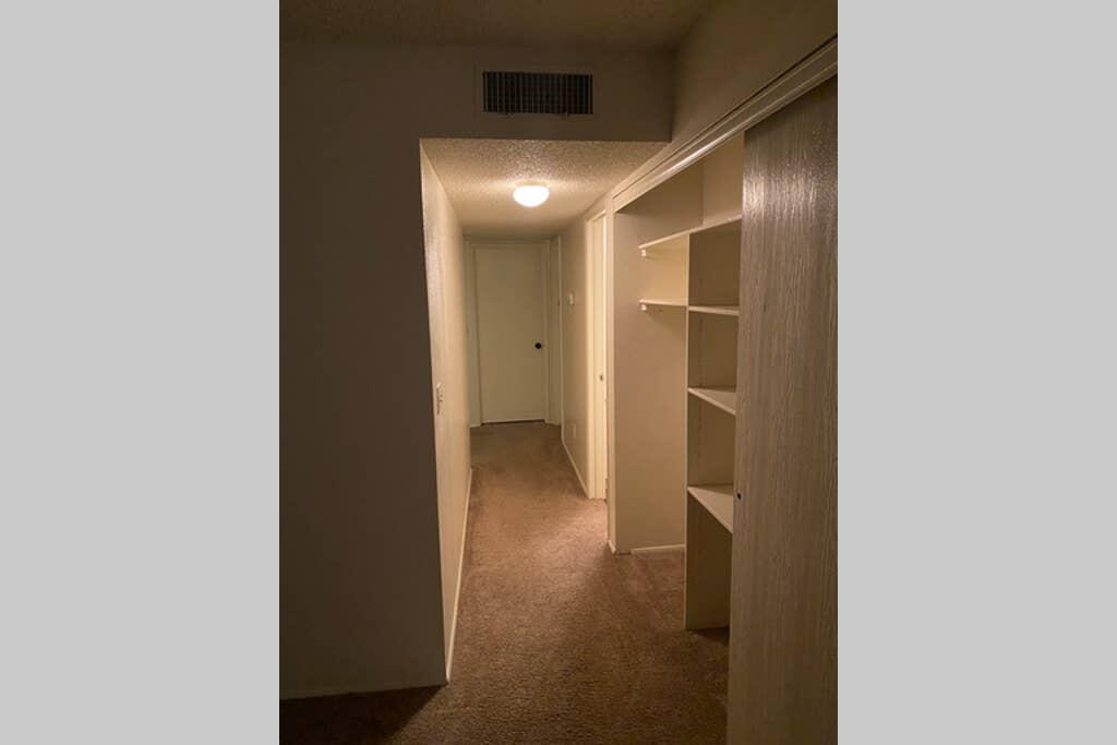 Private Bedroom In Apartment - thumb 3