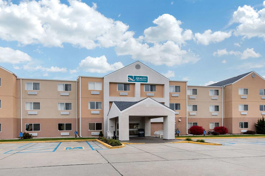 Quality Inn & Suites - thumb 0
