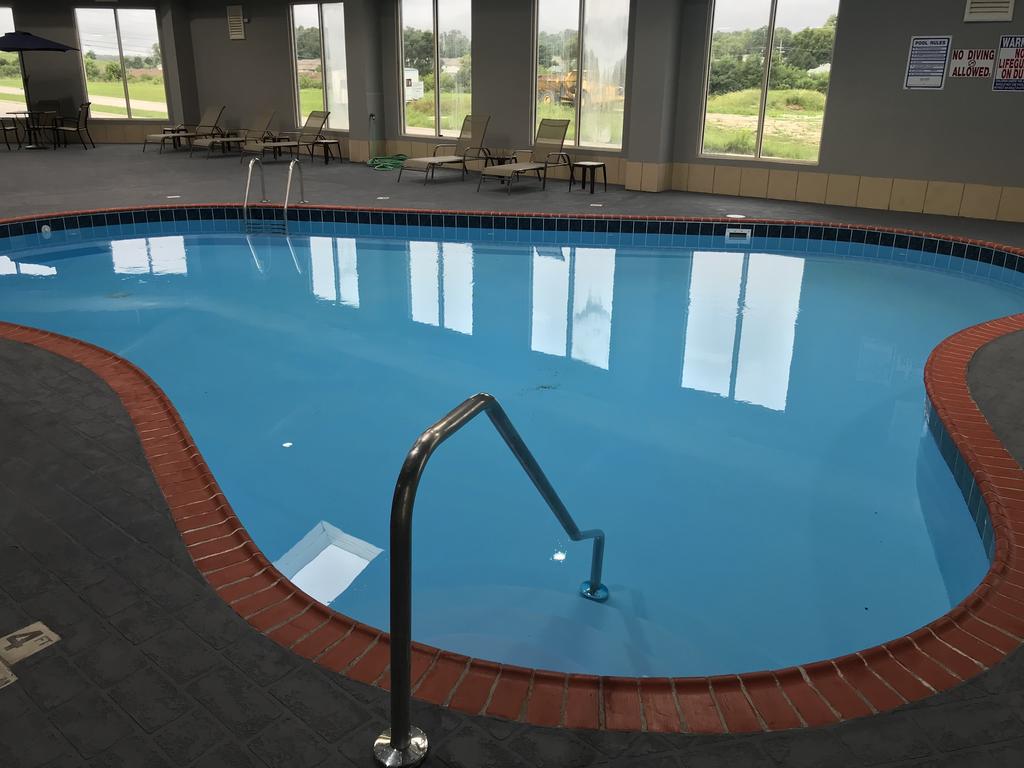 Quality Inn And Conference Center Richmond - thumb 2