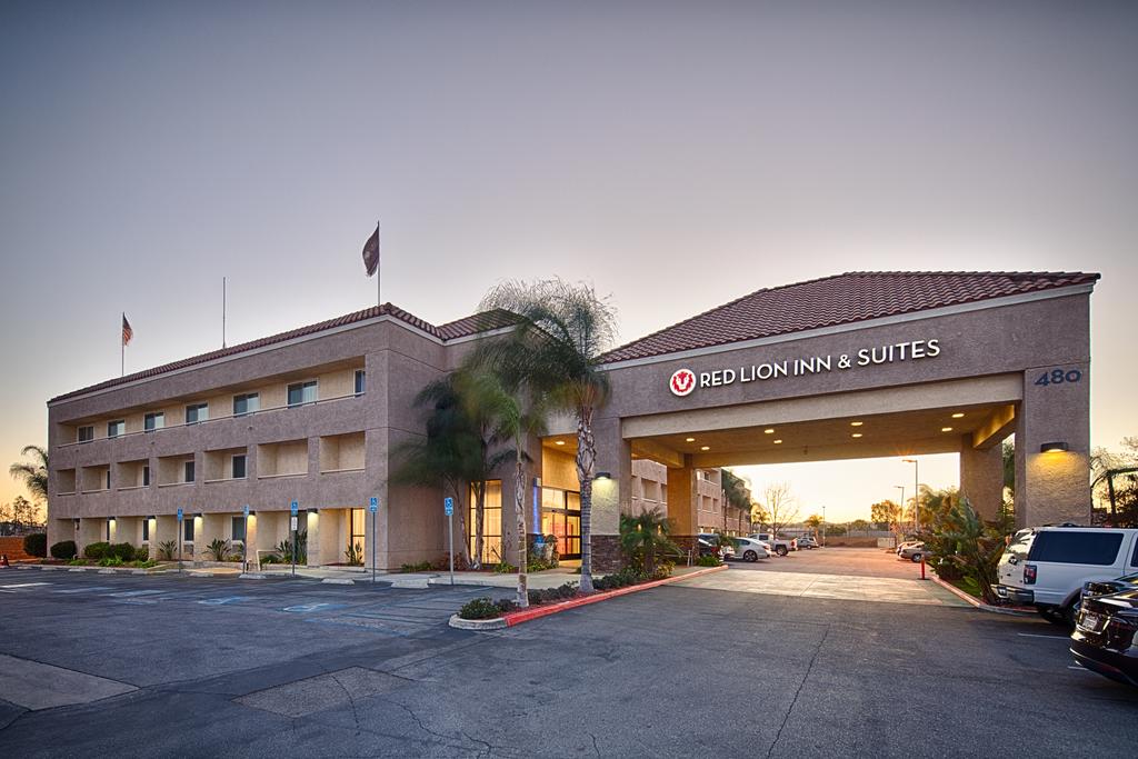 Red Lion Inn & Suites Perris - thumb 1