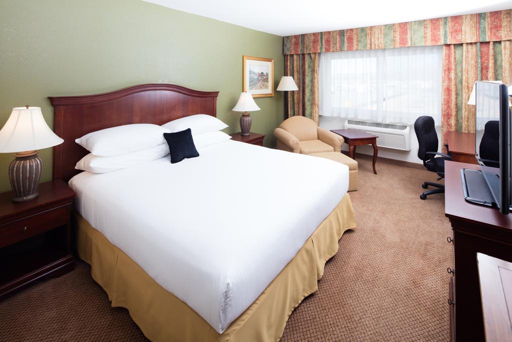 Red Lion Inn & Suites Perris - thumb 2
