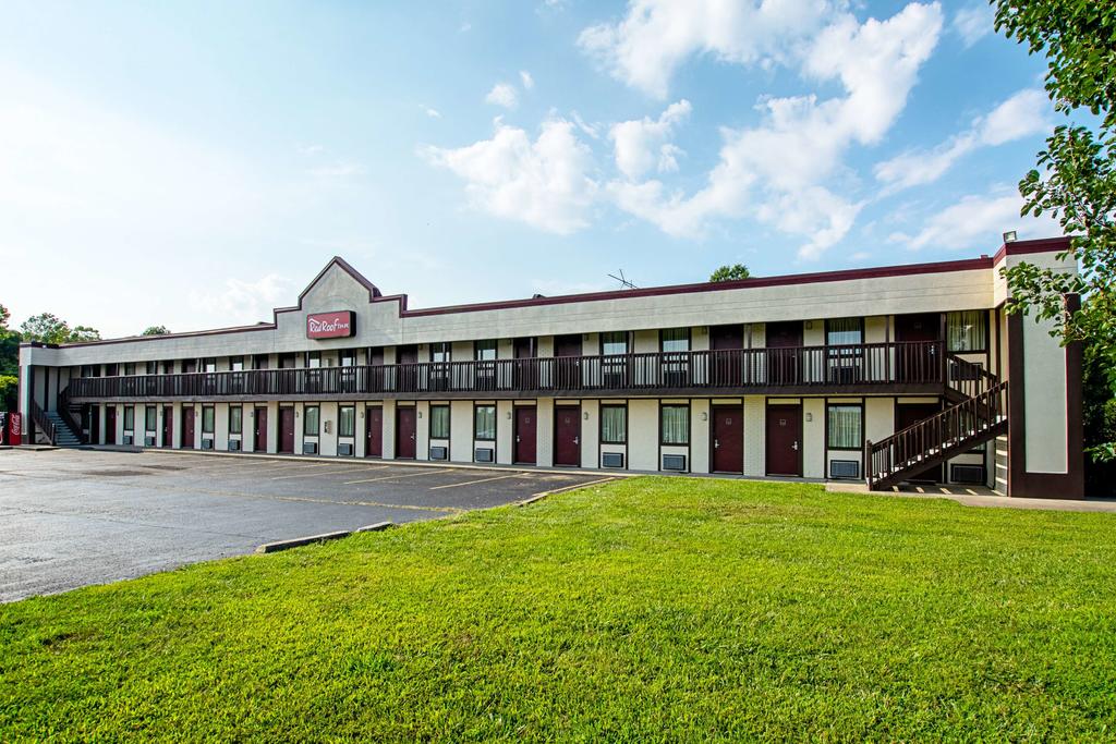 Red Roof Inn Scottsburg - thumb 2