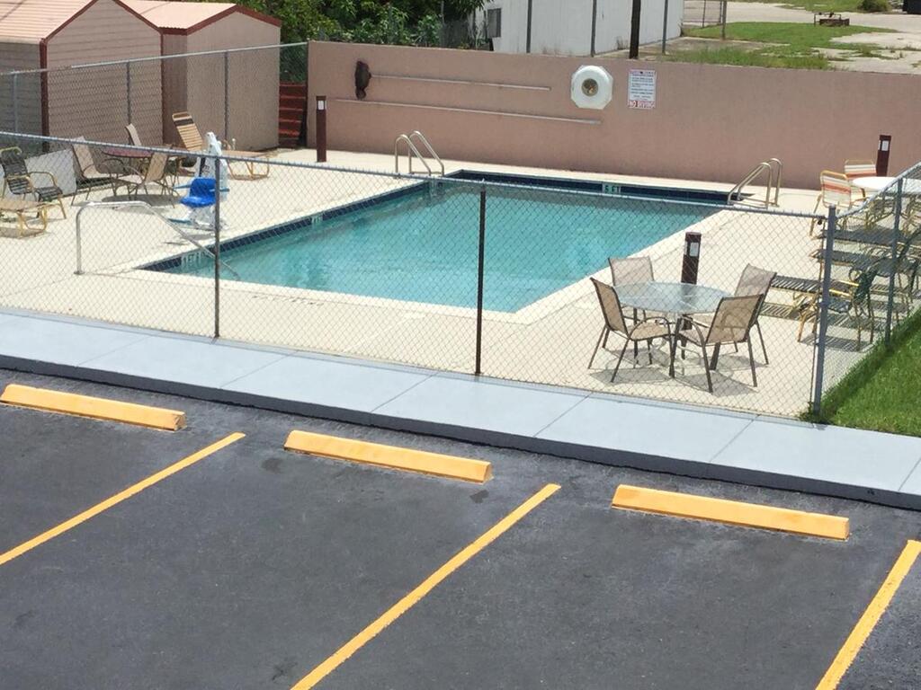 Redfinn Inn - thumb 2