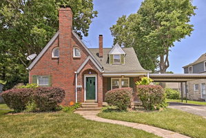 Remodeled Indianapolis Home With Deck-Walk To The IMS
