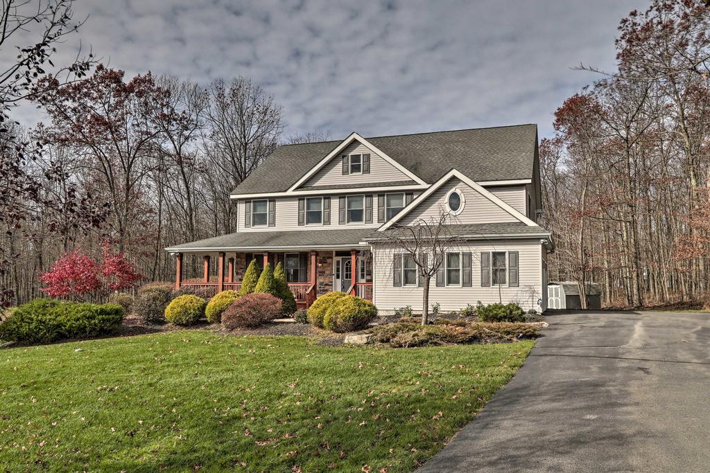 Resort Home, Walk To Raceway Less Than 6 Mi To Big Boulder! - thumb 1