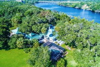Booking Riverview Accommodation Indiana