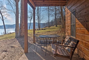 Riverfront Magnet Cabin With Hot Tub & Views!