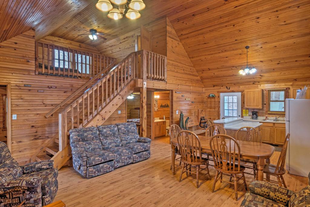 Riverfront Magnet Cabin With Hot Tub & Views! - thumb 3