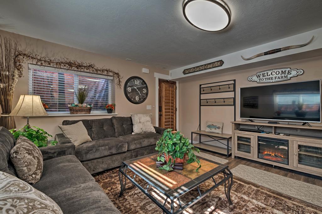 Salt Lake City Area Apt. W/ Game Room + Hot Tub - thumb 3