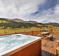 Secluded Alma Log Cabin with Deck Hot Tub and Views - Accommodation Indiana